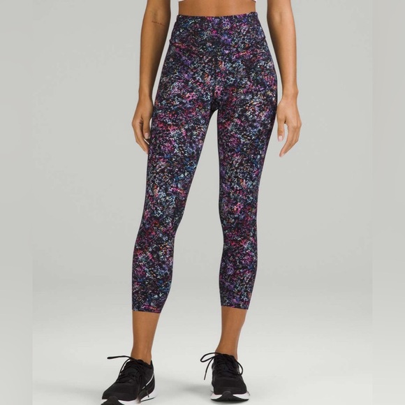 lululemon athletica Pants - Lululemon Base Pace High-Rise Crop 23"
Floral Spray Multi - 6